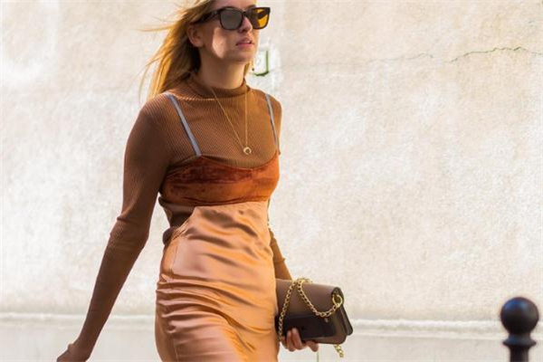 打底衫怎么搭配 打底衫春季搭配指南 打底衫怎么搭配 打底衫春季搭配指南