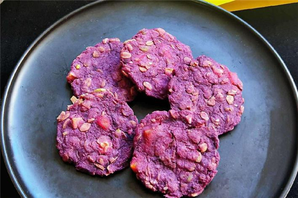 紫薯餅可以放雞蛋嗎 雞蛋紫薯餅做法 紫薯餅可以放雞蛋嗎 雞蛋紫薯餅做法