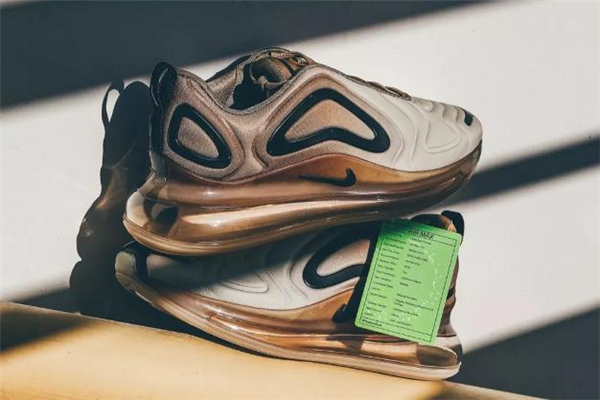 耐克air max 720夏天穿熱嗎 鞋面有透氣孔 耐克air max 720夏天穿熱嗎 鞋面有透氣孔