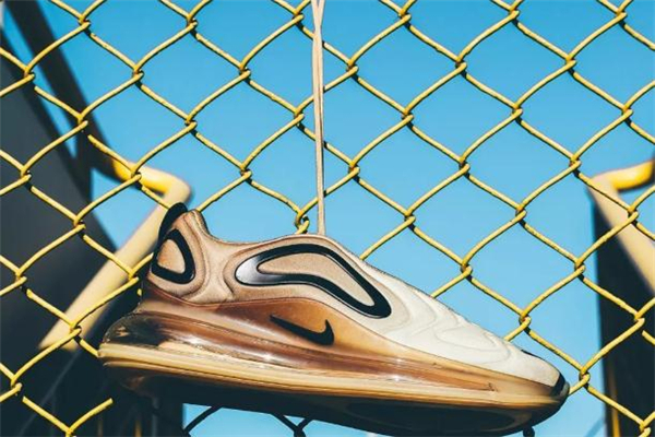 耐克air max 720夏天穿熱嗎 鞋面有透氣孔 耐克air max 720夏天穿熱嗎 鞋面有透氣孔