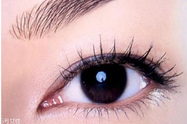 紋眼線好不好？內(nèi)眼線會傷害眼睛嗎？