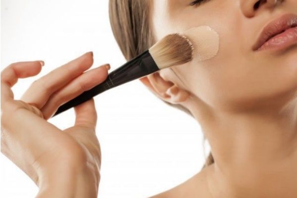 先打氣墊還是粉底 先用粉底還是先用氣墊 先打氣墊還是粉底 先用粉底還是先用氣墊