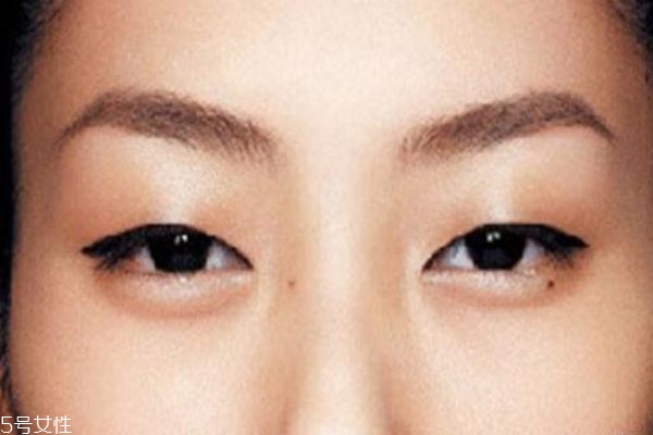 紋眼線好不好？內(nèi)眼線會傷害眼睛嗎？