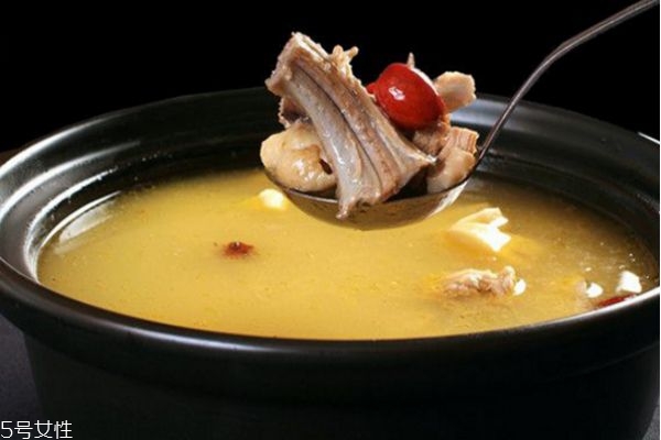 孕婦可以吃蛇肉嗎 孕期準(zhǔn)媽媽飲食禁忌注意事項(xiàng) 孕婦可以吃蛇肉嗎 孕期準(zhǔn)媽媽飲食禁忌注意事項(xiàng)