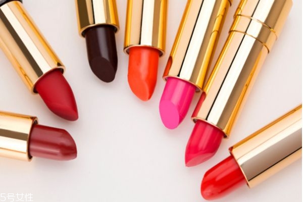 珊瑚紅適合什么膚色 珊瑚紅適合什么年齡 珊瑚紅適合什么膚色 珊瑚紅適合什么年齡