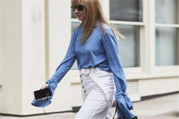 白色牛仔褲配什么上衣 清爽穿搭技巧 白色牛仔褲配什么上衣 清爽穿搭技巧