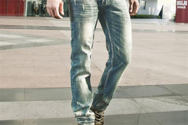 水洗牛仔褲會(huì)掉色嗎 分情況對(duì)待