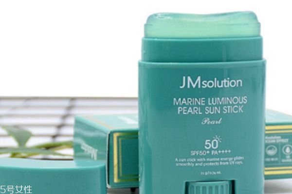 防曬棒和防曬霜的區(qū)別 防曬棒注意事項 防曬棒和防曬霜的區(qū)別 防曬棒注意事項