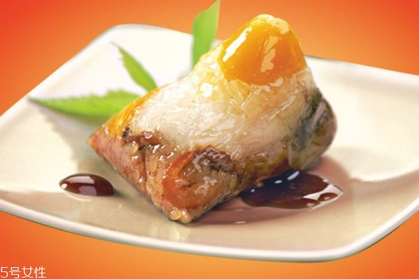 煮粽子用冷水還是熱水 冷水下鍋 煮粽子用冷水還是熱水 冷水下鍋