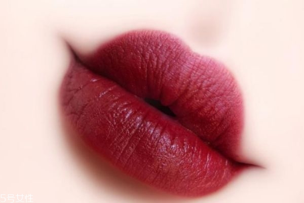 葡萄色系的口紅有哪些 葡萄色口紅適合黃皮嗎 葡萄色系的口紅有哪些 葡萄色口紅適合黃皮嗎