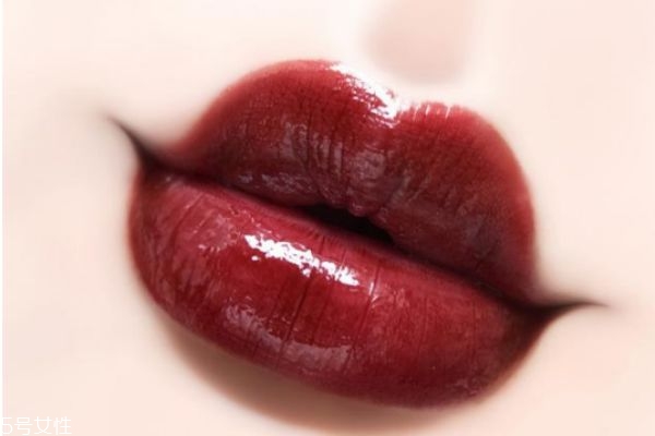 葡萄色系的口紅有哪些 葡萄色口紅適合黃皮嗎 葡萄色系的口紅有哪些 葡萄色口紅適合黃皮嗎