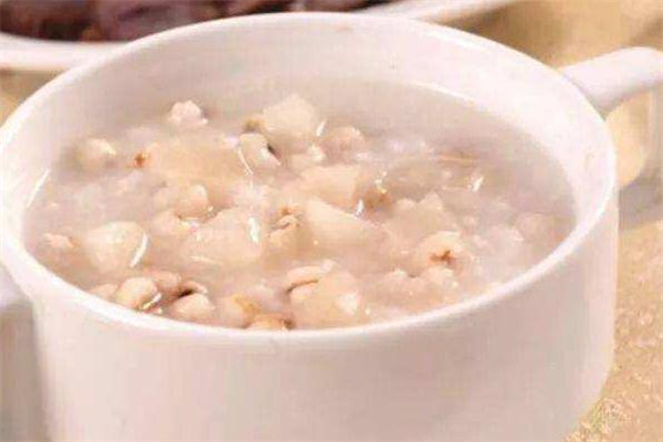 山藥薏米粥的功效與作用 健脾養(yǎng)胃 山藥薏米粥的功效與作用 健脾養(yǎng)胃