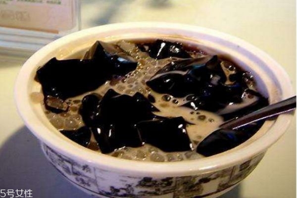 龜苓膏的價(jià)格多少錢 龜苓膏多少錢一盒 龜苓膏的價(jià)格多少錢 龜苓膏多少錢一盒