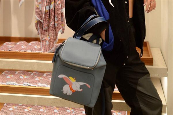 loewe小飛象包包價(jià)格 羅意威小飛象雙肩包 loewe小飛象包包價(jià)格 羅意威小飛象雙肩包