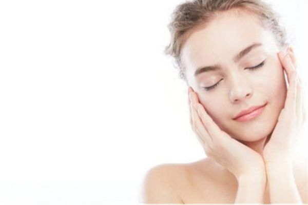 皮膚又干又油是什么皮膚 皮膚又干又油怎么回事 皮膚又干又油是什么皮膚 皮膚又干又油怎么回事