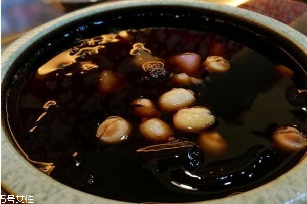 燒仙草吃了有什么好處和壞處 燒仙草的功效與作用 燒仙草吃了有什么好處和壞處 燒仙草的功效與作用