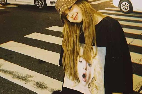 acme de la vie是什么牌子 網(wǎng)紅甜甜圈t恤品牌 acme de la vie是什么牌子 網(wǎng)紅甜甜圈t恤品牌