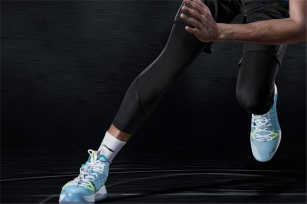 李寧音速7和馭帥11哪個(gè)好 音速7和馭帥11對比測評 李寧音速7和馭帥11哪個(gè)好 音速7和馭帥11對比測評