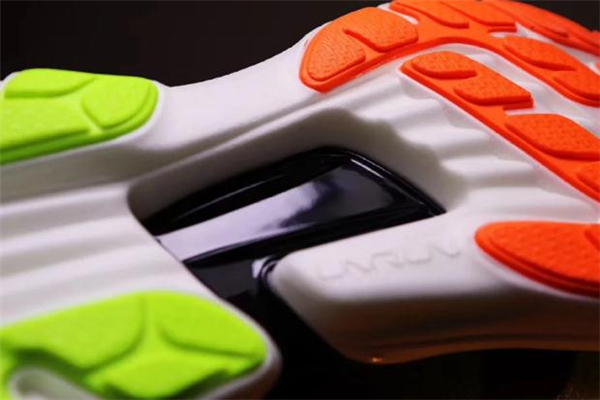 李寧超輕16多少錢(qián) 超輕16代跑鞋價(jià)格 李寧超輕16多少錢(qián) 超輕16代跑鞋價(jià)格