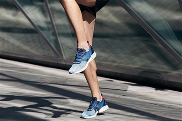李寧超輕16多重 超輕16代跑鞋重量 李寧超輕16多重 超輕16代跑鞋重量