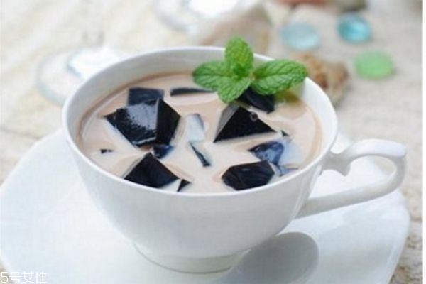 燒仙草是什么做的？燒仙草是發(fā)物嗎