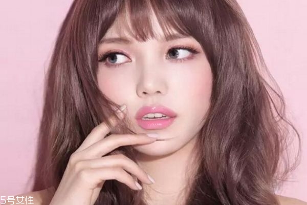 什么顏色的口紅顯白又減齡 最減齡的少女口紅 什么顏色的口紅顯白又減齡 最減齡的少女口紅