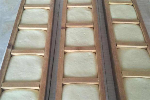 奶豆腐的做法 美味奶制品 奶豆腐的做法 美味奶制品