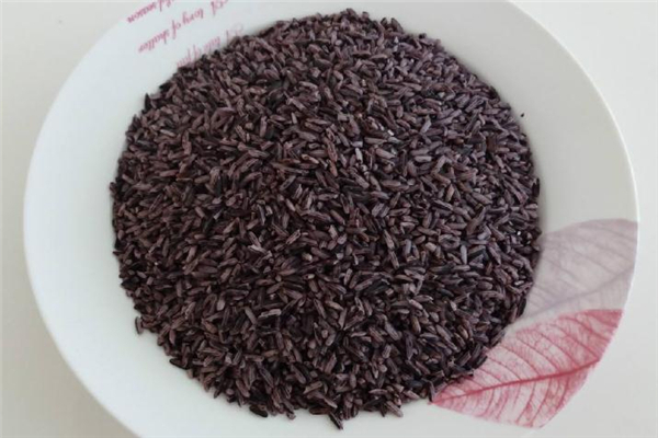 紫米面包怎么做 紫米面包做法 紫米面包怎么做 紫米面包做法