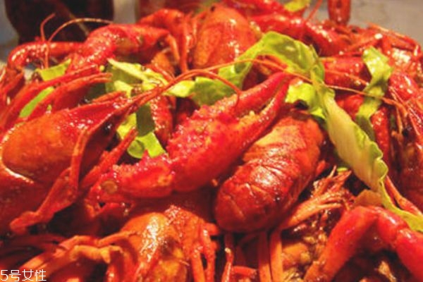 小龍蝦蝦線怎么挑出來 洗蝦被扎傷怎么辦 小龍蝦蝦線怎么挑出來 洗蝦被扎傷怎么辦