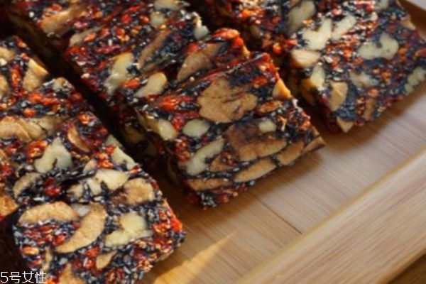 阿膠糕是發(fā)物嗎 阿膠糕什么時(shí)候吃好 阿膠糕是發(fā)物嗎 阿膠糕什么時(shí)候吃好