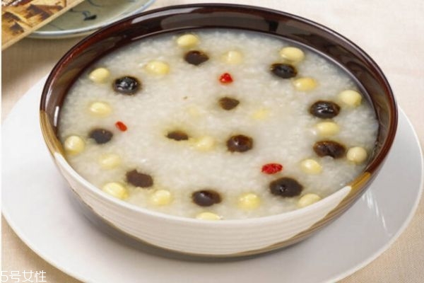 喝粥加什么功效好 喝粥加什么有營(yíng)養(yǎng)