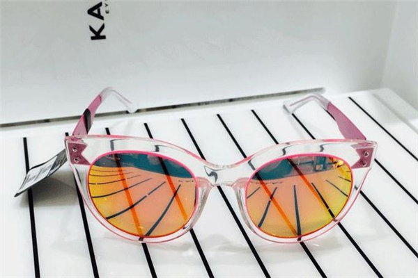 凱嵐太陽鏡價格 大多在千元以內(nèi) 凱嵐太陽鏡價格 大多在千元以內(nèi)