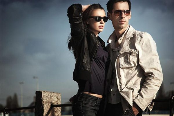 菲拉格慕太陽鏡真假鑒定 從細節(jié)辨認 菲拉格慕太陽鏡真假鑒定 從細節(jié)辨認