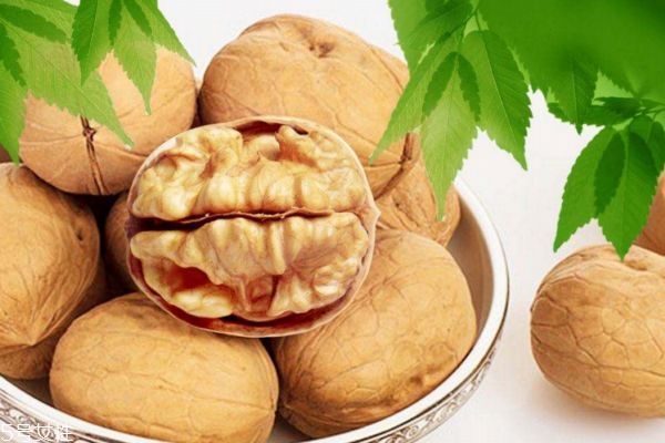 薄皮核桃是轉基因嗎 薄皮核桃有什么營養(yǎng)價值 薄皮核桃是轉基因嗎 薄皮核桃有什么營養(yǎng)價值