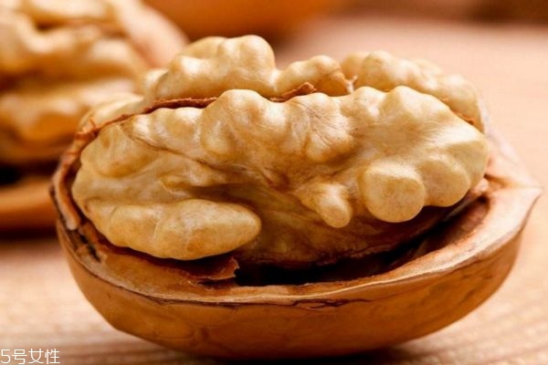什么核桃營養(yǎng)價(jià)值高 買什么核桃好