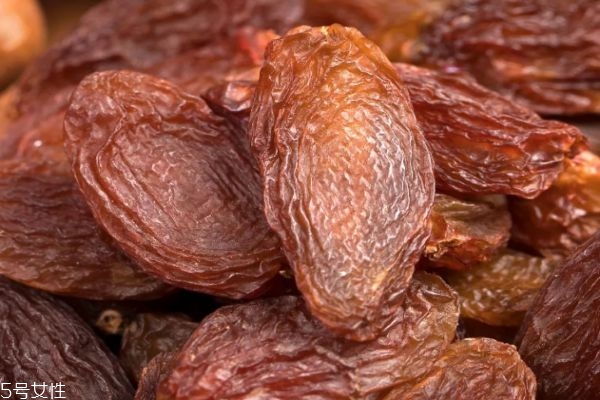 新疆葡萄干什么樣的品種好 什么品種的葡萄干最好 新疆葡萄干什么樣的品種好 什么品種的葡萄干最好