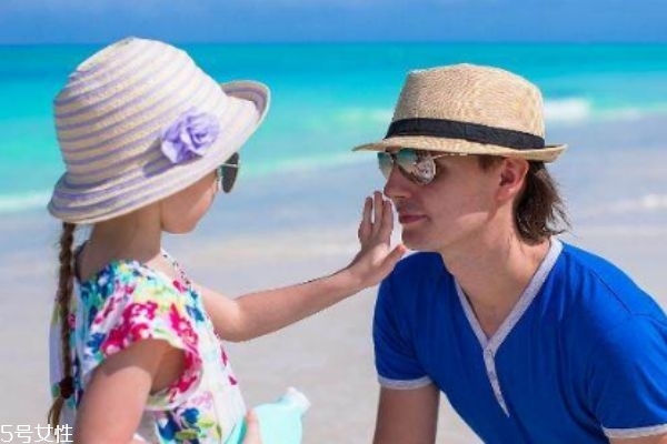 陰天要涂防曬霜嗎 如何正確使用防曬霜 陰天要涂防曬霜嗎 如何正確使用防曬霜