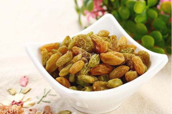 葡萄干吃多了會(huì)上火嗎 葡萄干吃多了有危害 葡萄干吃多了會(huì)上火嗎 葡萄干吃多了有危害