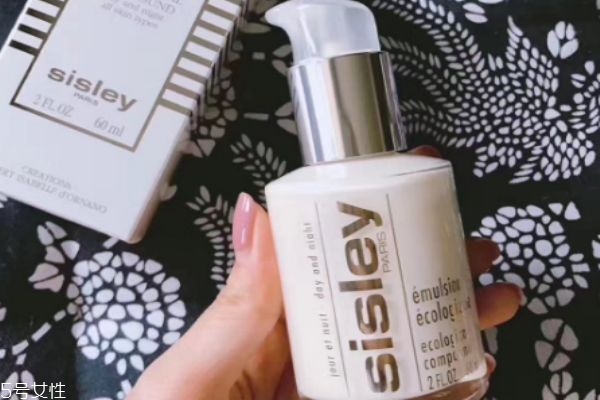 希思黎全能乳液和海藍之謎哪個好 根據(jù)膚質選擇