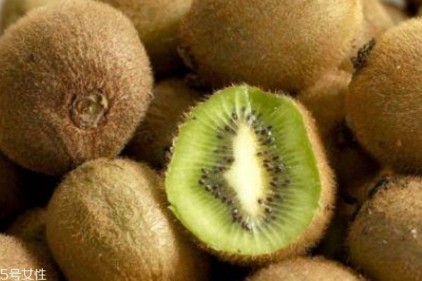 獼猴桃太軟了還能吃嗎 看情況決定 獼猴桃太軟了還能吃嗎 看情況決定