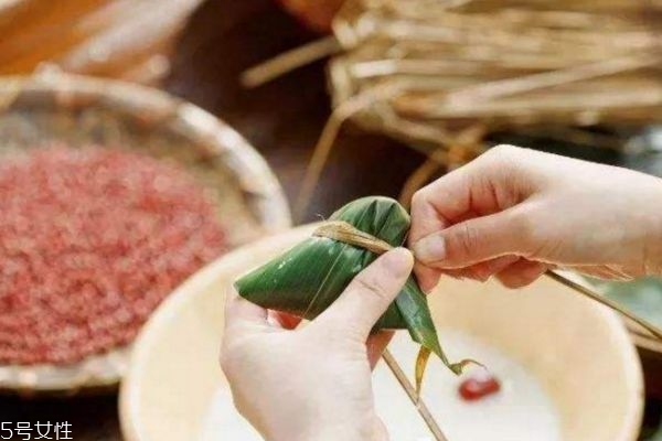 包粽子如何泡米 糯米一般泡多久 包粽子如何泡米 糯米一般泡多久