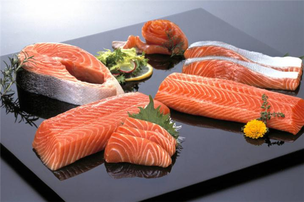 三文魚(yú)隔夜還能吃嗎 看保存狀況