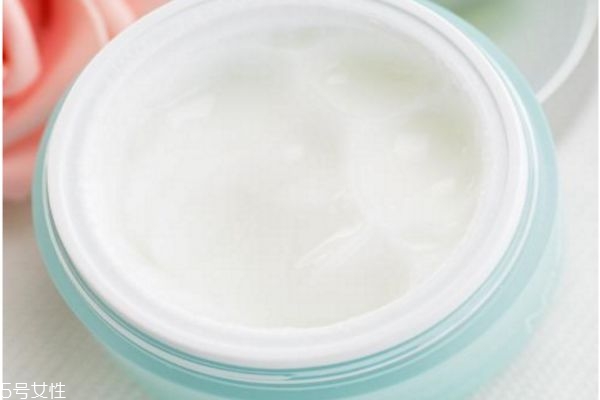 面霜開封一年還能用嗎 面霜保質期一般多久