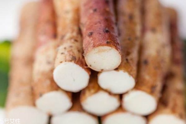 山藥皮發(fā)綠了還能吃嗎 沒發(fā)霉就可以食用 山藥皮發(fā)綠了還能吃嗎 沒發(fā)霉就可以食用