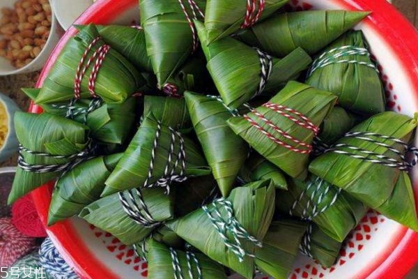 包粽子如何泡米 糯米一般泡多久 包粽子如何泡米 糯米一般泡多久