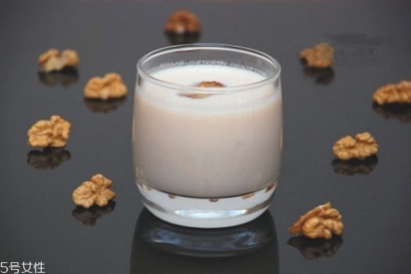 核桃吃多了有什么害處 核桃怎么吃 核桃吃多了有什么害處 核桃怎么吃