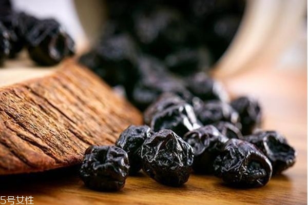 藍(lán)莓果干怎么吃 藍(lán)莓果干的正確吃法 藍(lán)莓果干怎么吃 藍(lán)莓果干的正確吃法