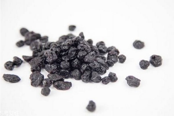 孕婦可以吃藍莓果干嗎 藍莓果干吃多了會怎么樣 孕婦可以吃藍莓果干嗎 藍莓果干吃多了會怎么樣