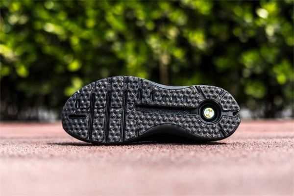 安德瑪hovr phantom評測 ua最新緩震跑鞋 安德瑪hovr phantom評測 ua最新緩震跑鞋