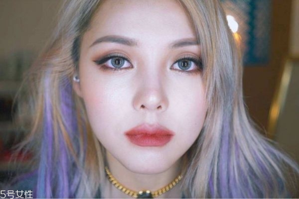 美瞳可以天天戴嗎 美瞳帶久了眼睛會怎么樣 美瞳可以天天戴嗎 美瞳帶久了眼睛會怎么樣